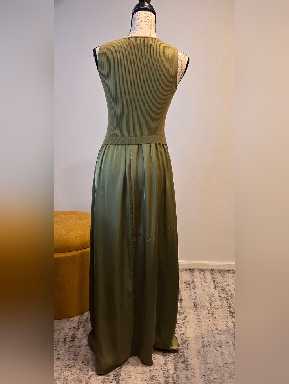 Taylor Olive Green Sleeveless Knit-to-Satin Maxi Dress, Size S - Picture 3 of 15